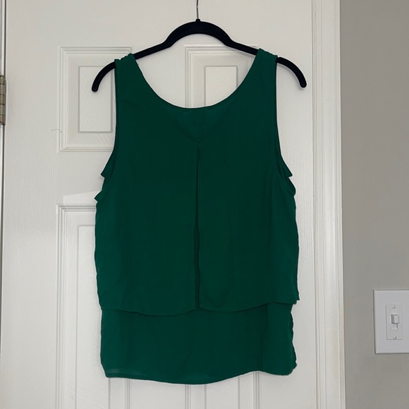 HD In Paris Green Sleeveless Layered V Neck Tank Blouse - Picture 3 of 6